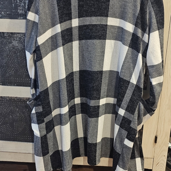 Blakely Buffalo Hacce Cardi w/thumholes - Picture 3 of 8